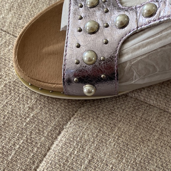 Earth Grove Fuji Leather Sandal Violet - Picture 3 of 5